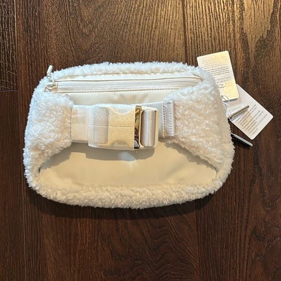 fleece lululemon bag Amazon.com | Athletica Everywhere Belt (Black) NWT Lululemon Everywhere Fleece Belt